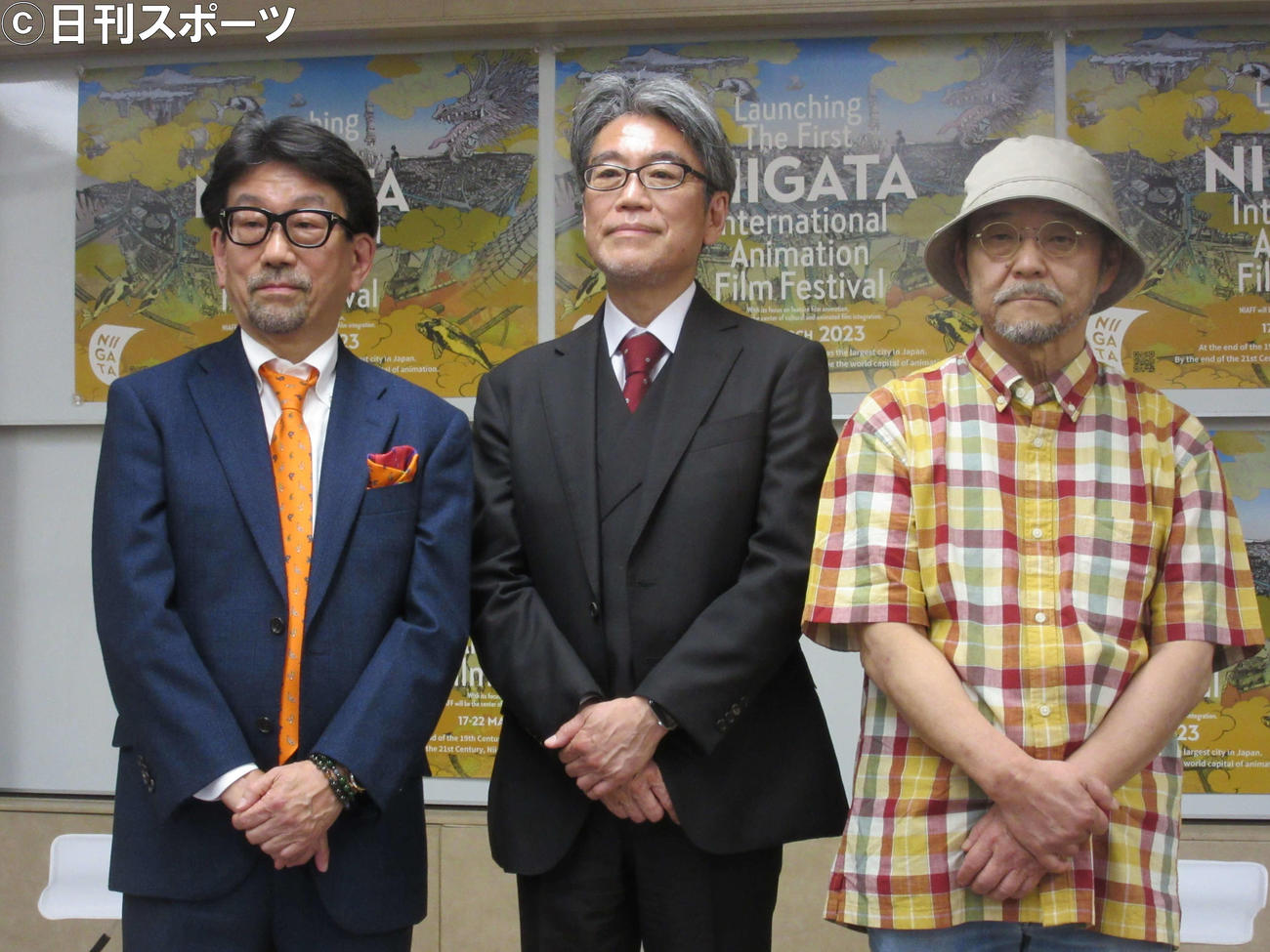 「第1回新潟国際アニメーション映画祭」記者会見に出席した、左から、真木太郎氏、井上伸一郎氏、押井守氏（撮影・加藤理沙）