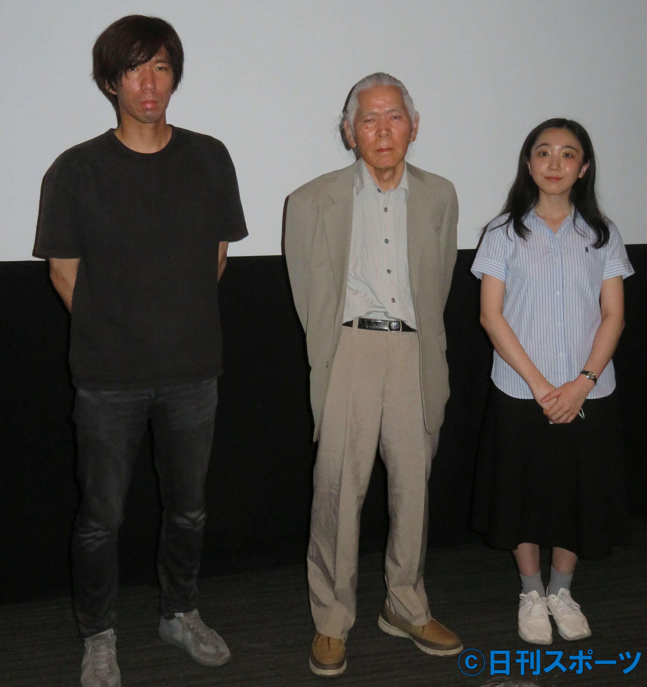 映画「とら男」会見に登壇した、左から村山和也監督、西村虎男さん、加藤才紀子（撮影・村上幸将）