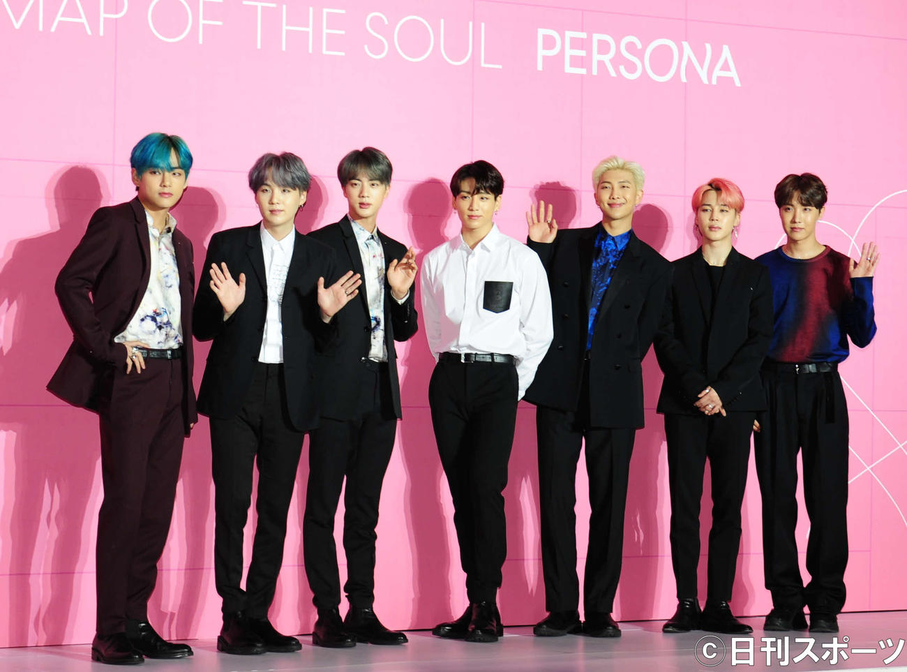BTS。左からV（ブイ）、シュガ、ジン、ジョングク、RM、ジミン、ジェイホープ（2019年4月撮影）