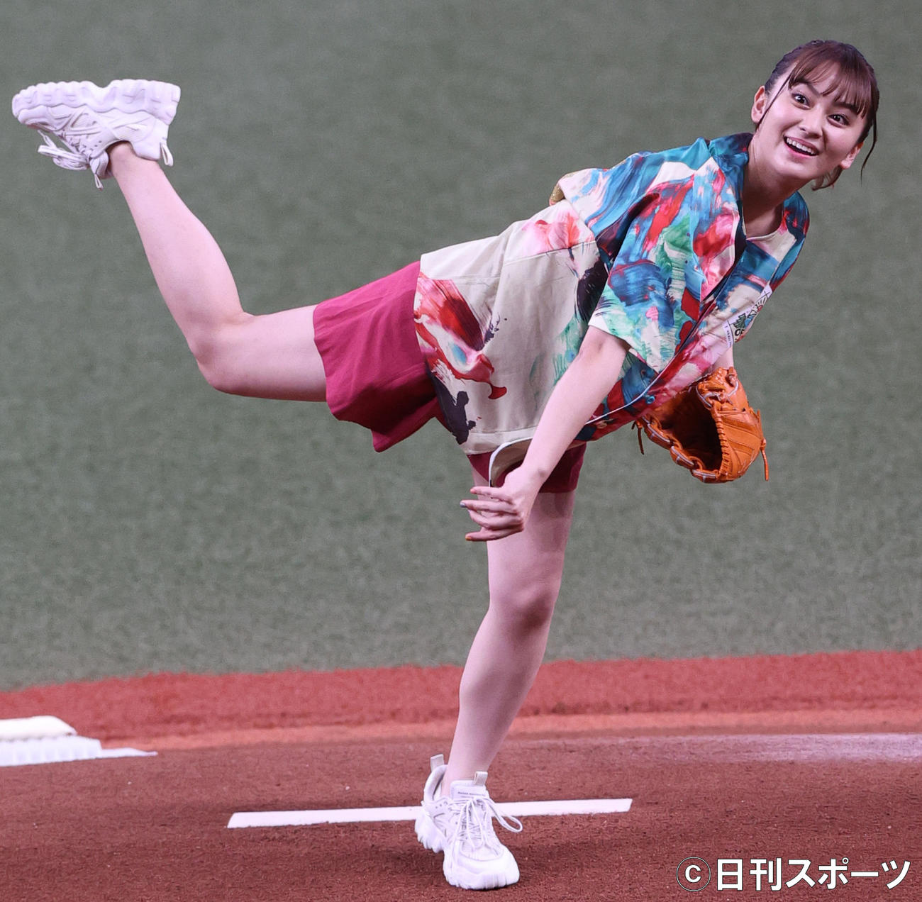 オリックス対中日　始球式を行う女優の岡田結実（撮影・上山淳一）