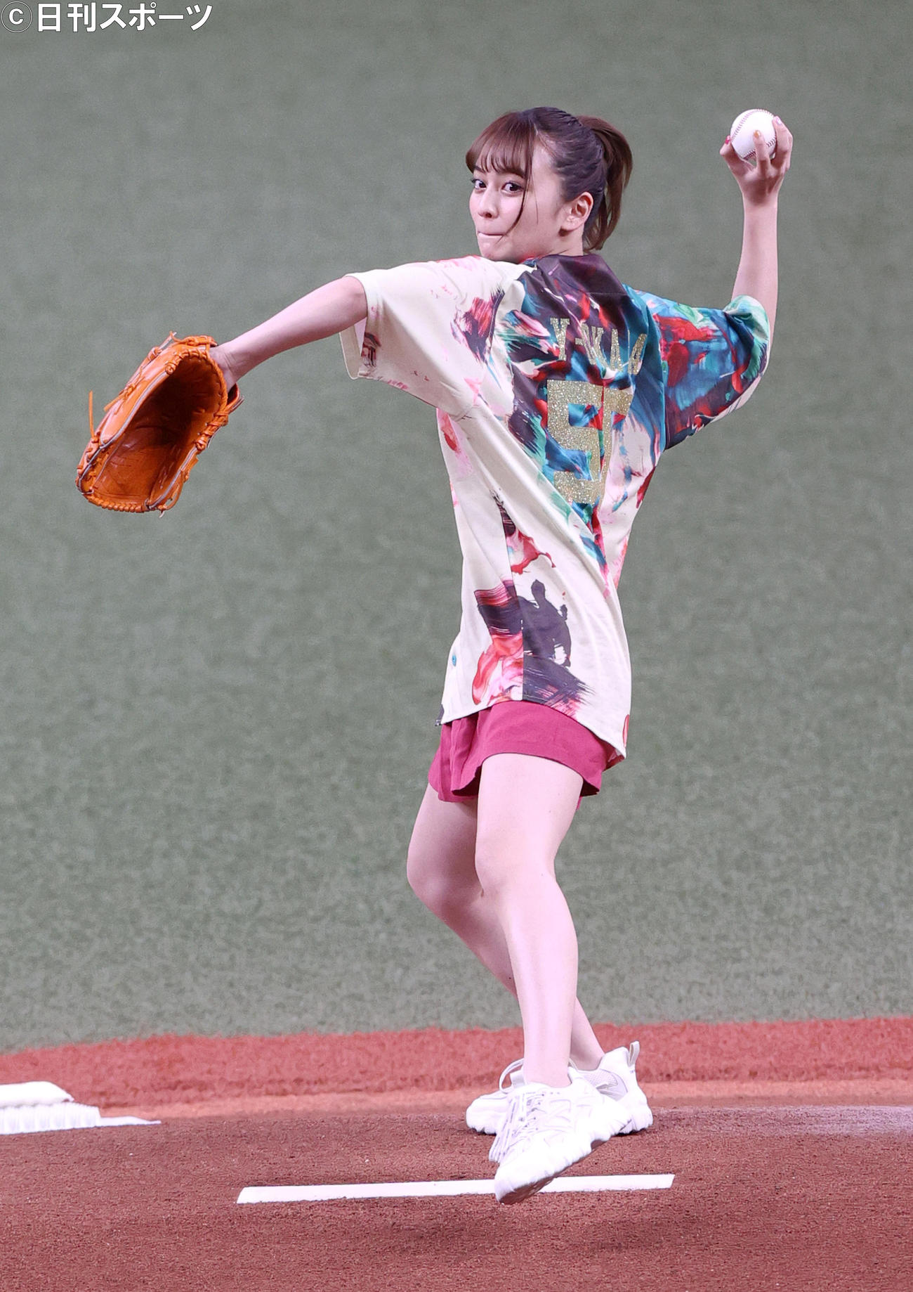 オリックス対中日　始球式を行う女優の岡田結実（撮影・上山淳一）