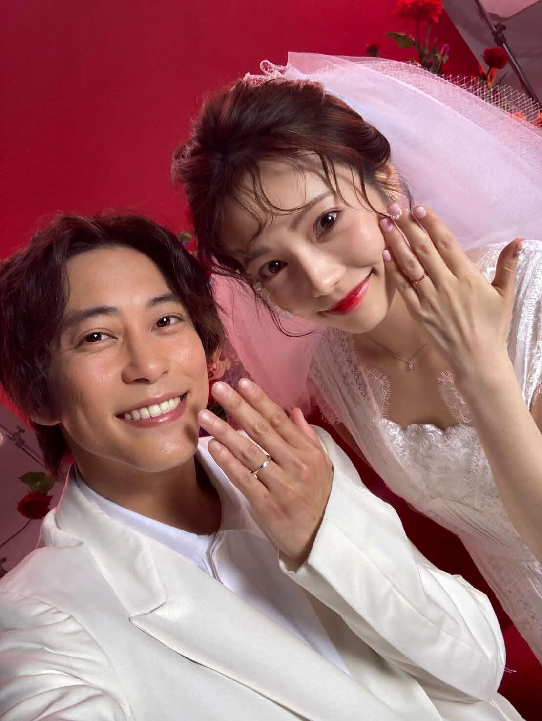 6月3日からABEMAで配信の恋愛番組「私たち結婚しました」への出演を発表し、2ショット写真を公開した佐野岳と島崎遥香