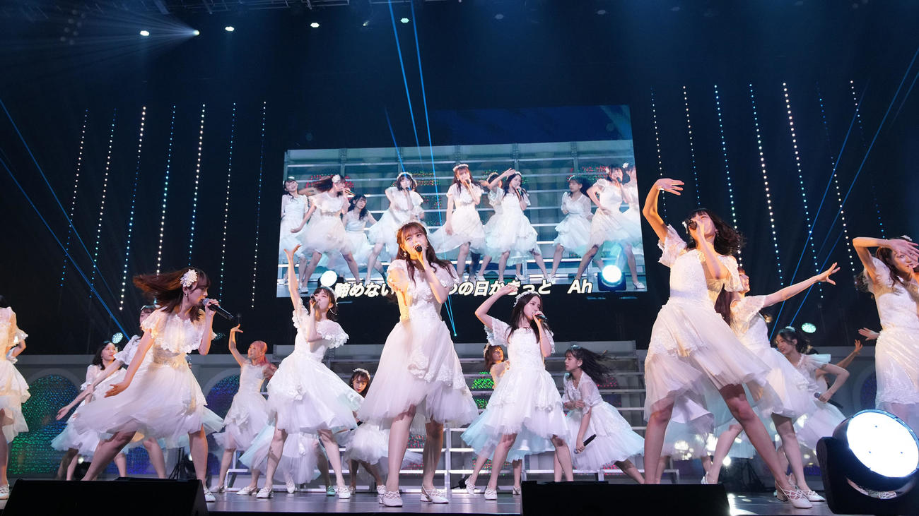 ラストライブの昼公演「LAST DANCE」を行ったラストアイドル