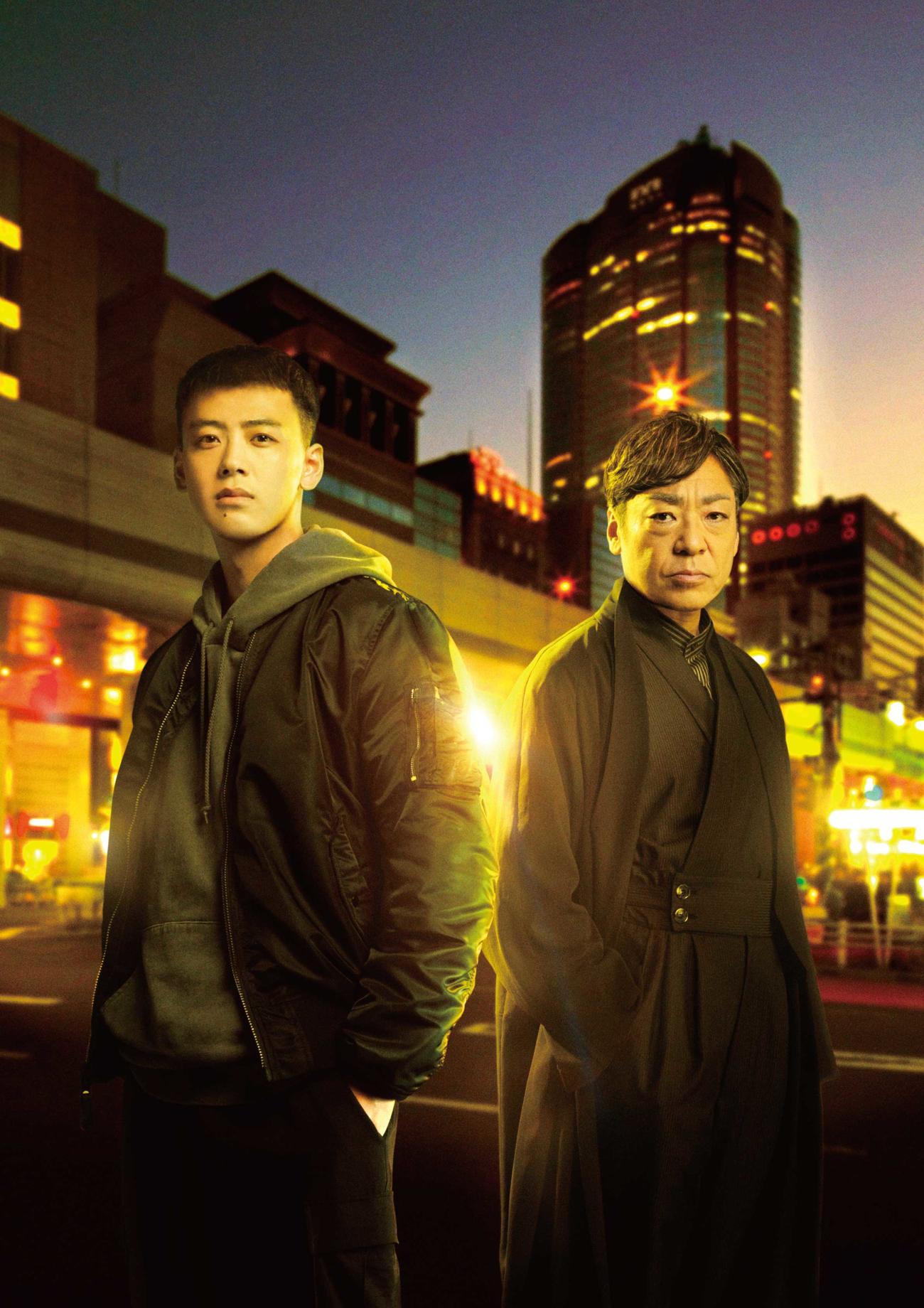 テレビ朝日系連続ドラマ「六本木クラス」に出演する宮部新役の竹内涼真（左）と長屋茂役の香川照之