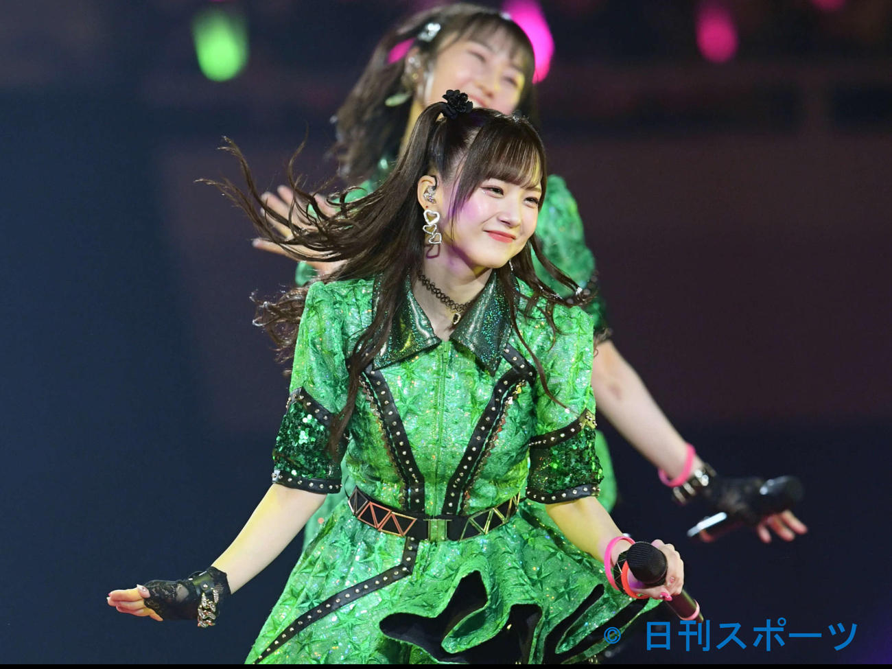 満員のステージで熱唱するJuice＝Juiceの稲場愛香（撮影・たえ見朱実）