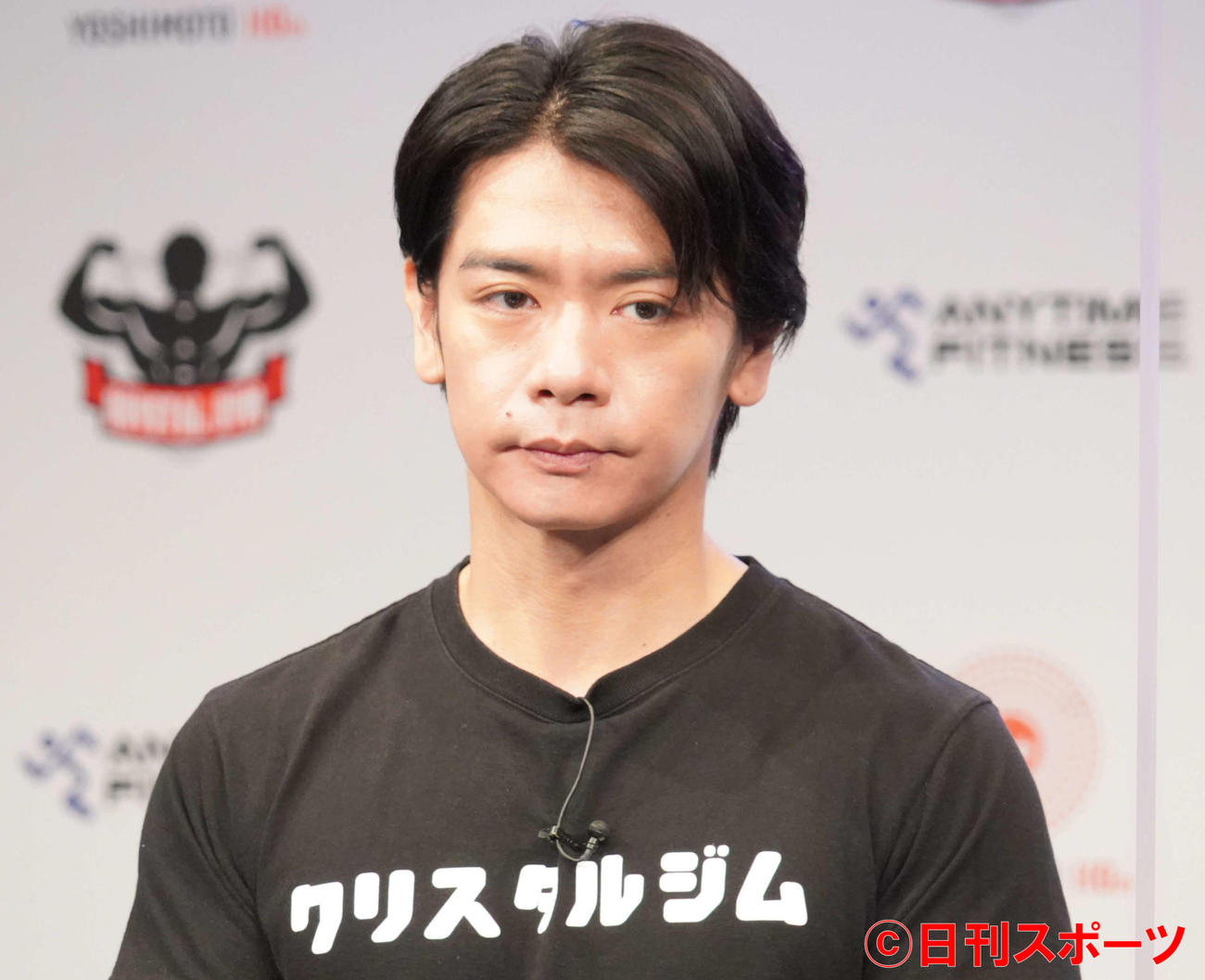 「エニタイムフィットネス」と「クリスタルジム」の業務提携PRイベントに出席したお笑いコンビ、マヂカルラブリーの野田クリスタル（撮影・佐藤成）