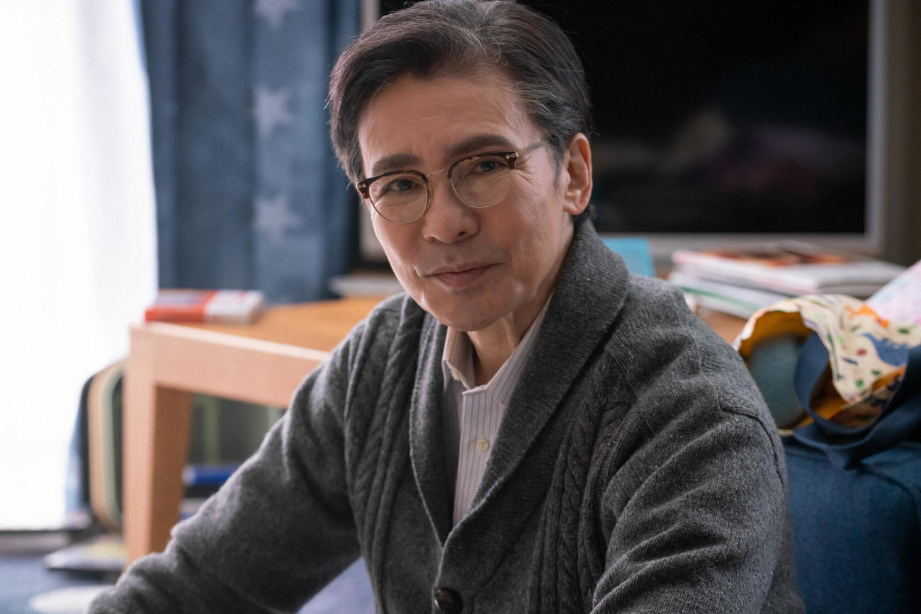 NHKBSプレミアム特集ドラマ「定年オヤジ改造計画」で主演を務める郷ひろみ
