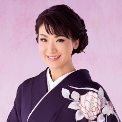 美空ひばりさんの生前の足跡をたどった市川由紀乃（C）BS松竹東急　PROTX