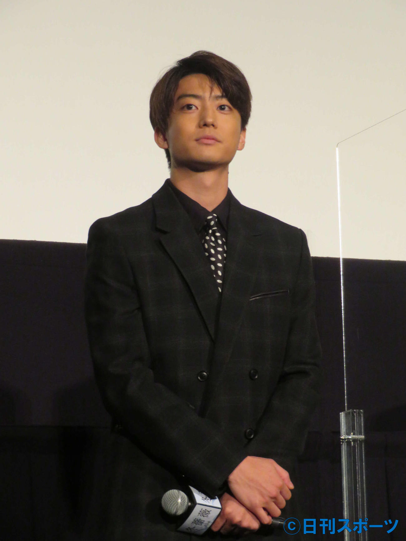 映画「冬薔薇」初日舞台あいさつに登壇した伊藤健太郎（撮影・村上幸将）