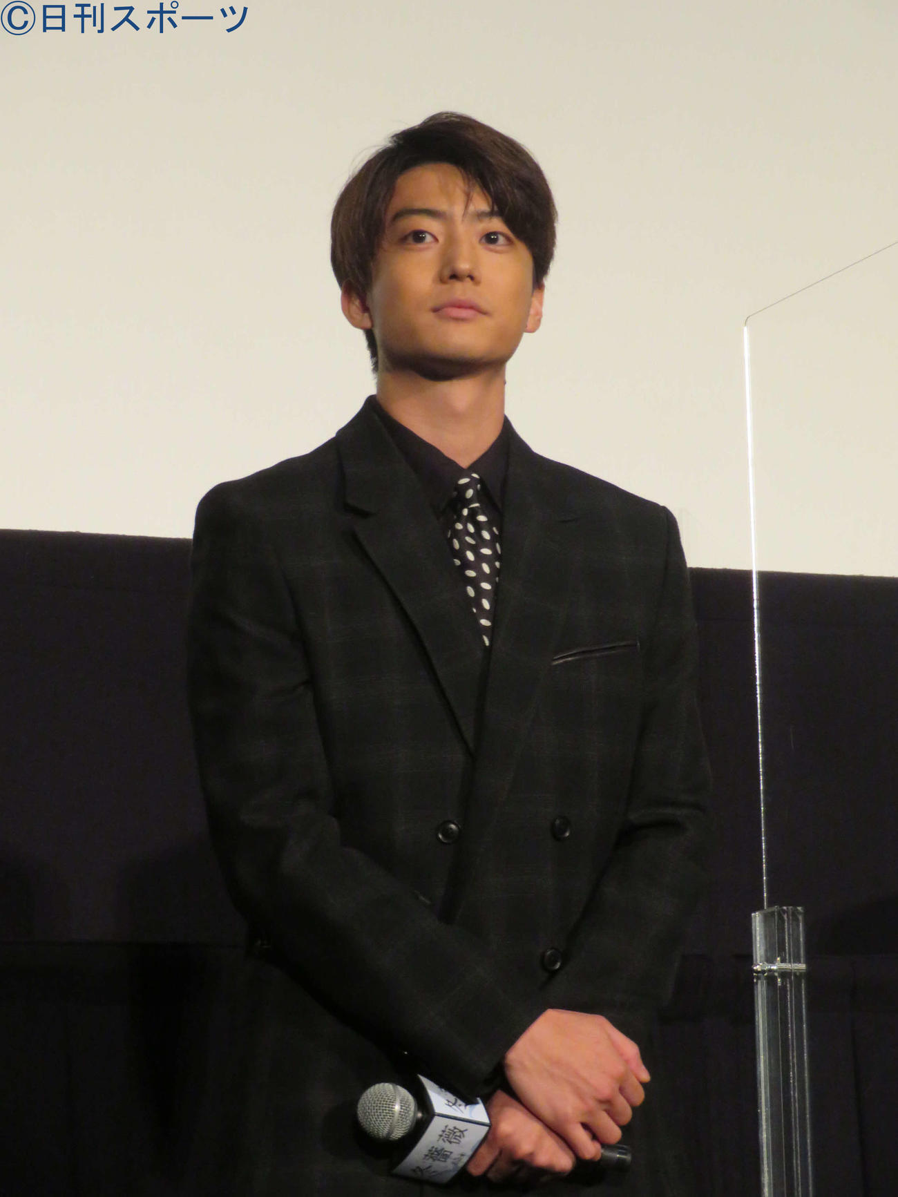 映画「冬薔薇」初日舞台あいさつに登壇した伊藤健太郎（撮影・村上幸将）