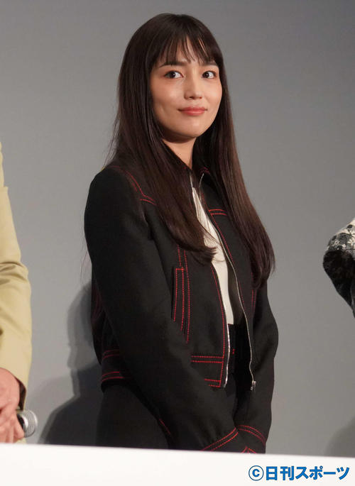 映画「極主夫道　ザ・シネマ」の公開記念舞台あいさつに出席した川口春奈（撮影・佐藤成）