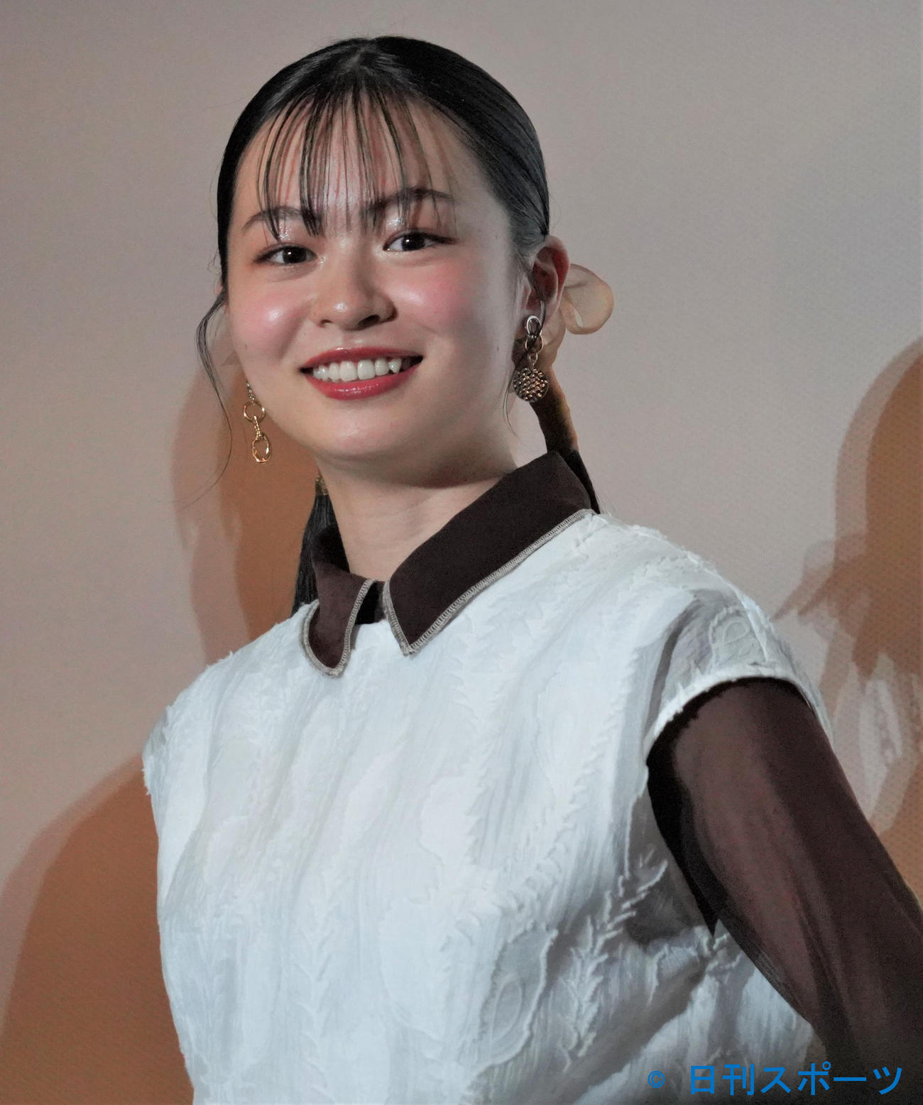 映画「きさらぎ駅」の公開記念舞台あいさつに出席した莉子（撮影・佐藤成）