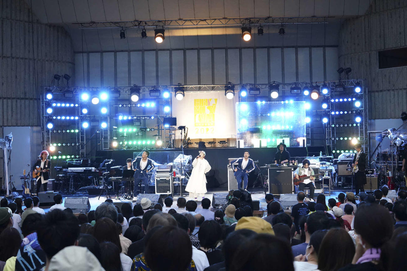 「日比谷音楽祭2022」でパフォーマンスするDREAMS COME TRUE