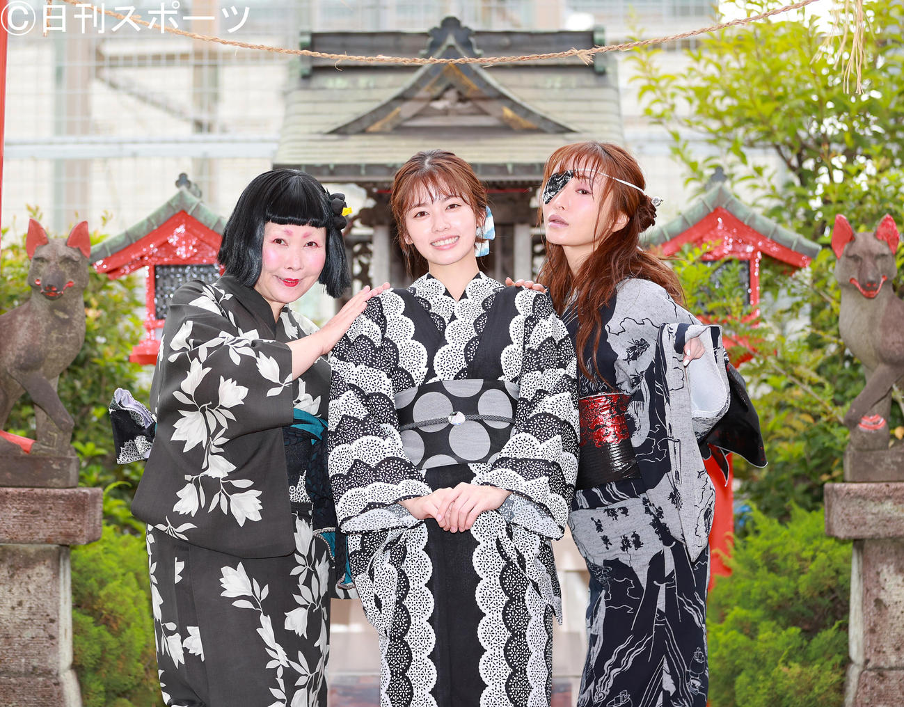 「妖怪シェアハウス」で共演する小芝風花（中央）、池谷のぶえ（左）、松本まりかは浴衣を着て楽しげに納まる（撮影・垰建太）