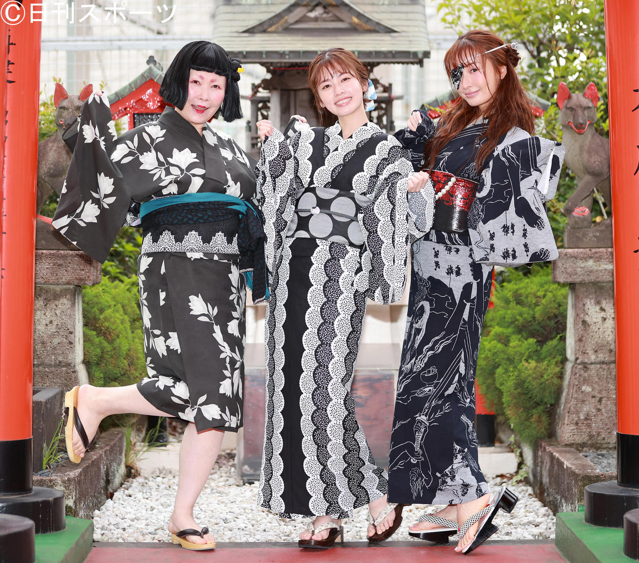 「妖怪シェアハウス」で共演する小芝風花（中央）、池谷のぶえ（左）、松本まりかは浴衣を着て楽しげに納まる（撮影・垰建太）