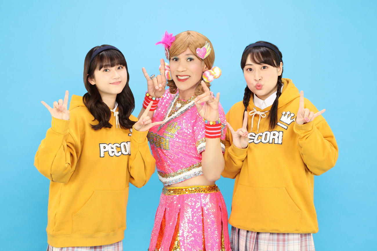 左から桜井美里、ゴリエ、丸山礼（C）YOSHIMOTO　MUSIC　CO.，LTD