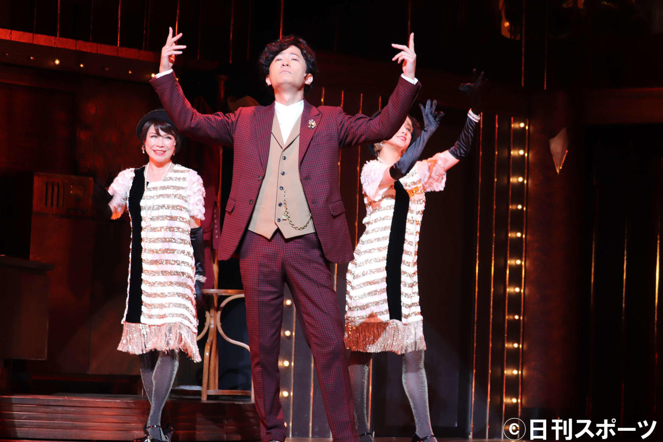主演舞台で熱演を見せる稲垣吾郎（撮影・波部俊之介）