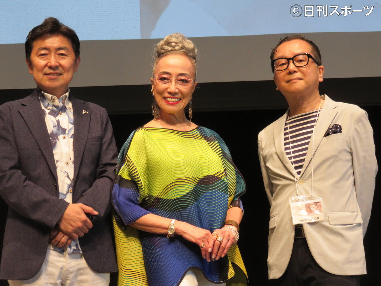オードリー・ヘプバーン映画祭でトークショーを行った（右から）清藤秀人さん、加藤タキさん、笠井信輔
