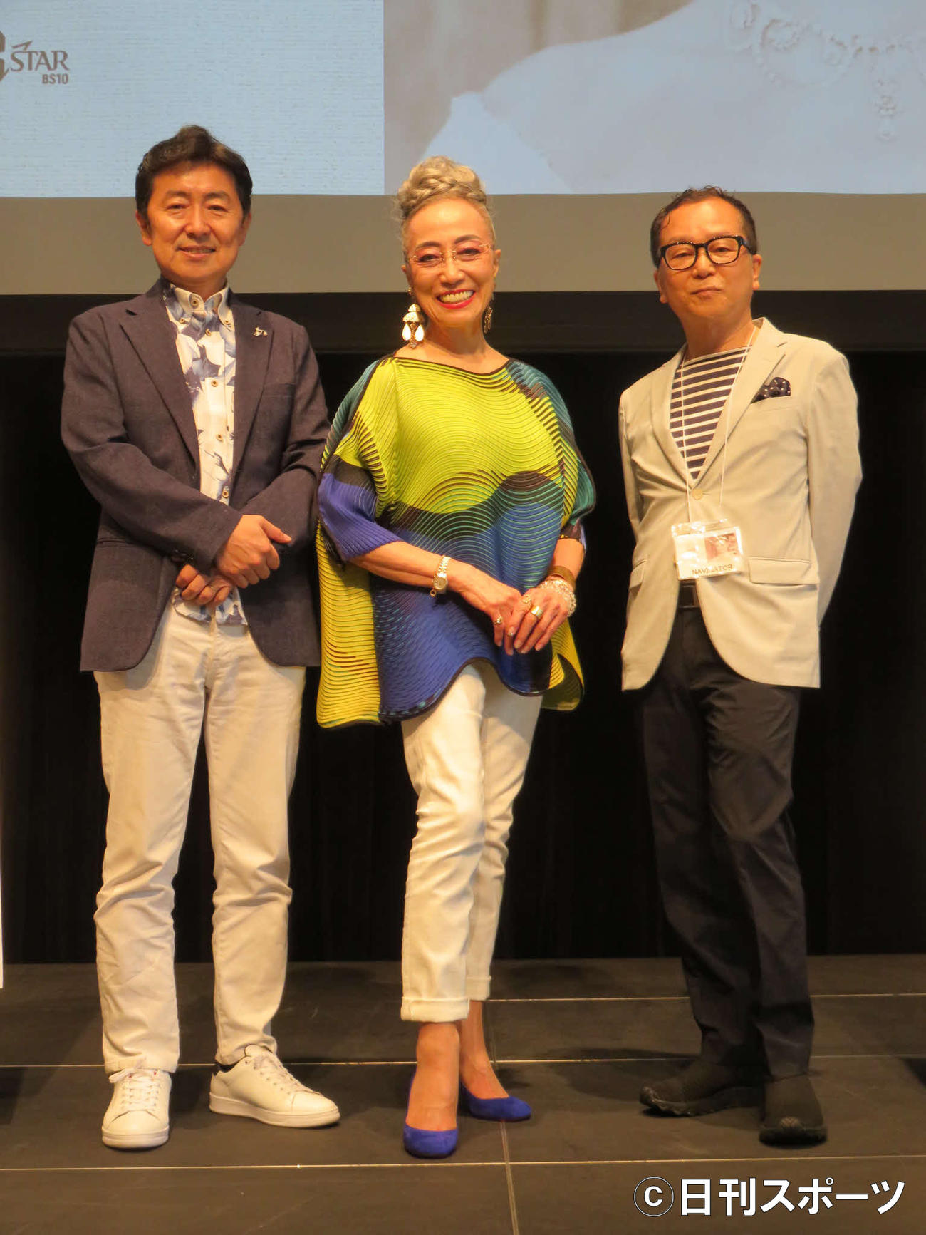 オードリー・ヘプバーン映画祭でトークショーを行った（右から）清藤秀人さん、加藤タキさん、笠井信輔