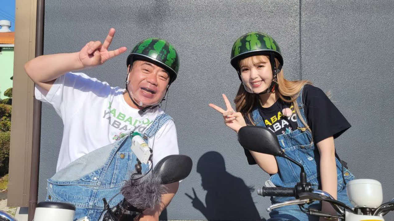 6月11日放送回のゲストライダーとして初出演するモデルの藤田ニコル（右）と出川哲朗