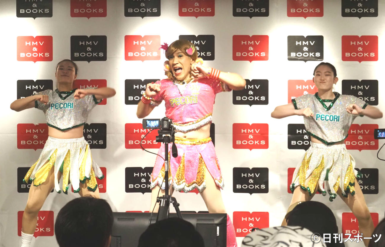 16年ぶりの新曲「若いって素晴らしい／私のママは2個結び」発売記念イベントを開催したゴリエ（撮影・遠藤尚子）