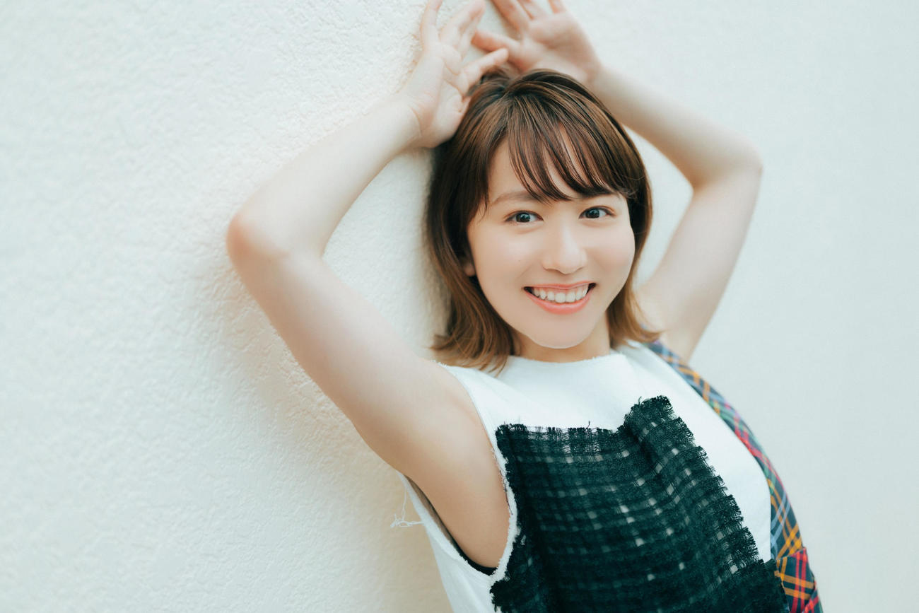 初のフォトエッセーを発売する大場美奈（前康輔氏撮影）