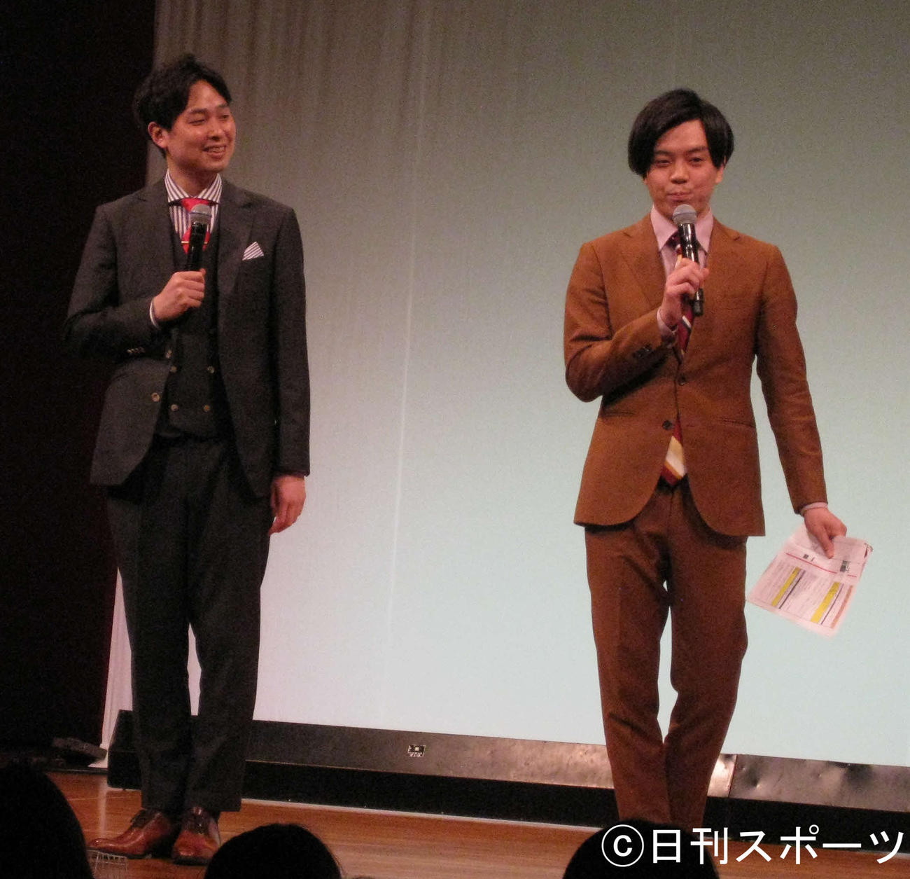 月笑でMCも務めたストレッチーズ。福島敏貴（左）と高木貫太（撮影・吉池彰）
