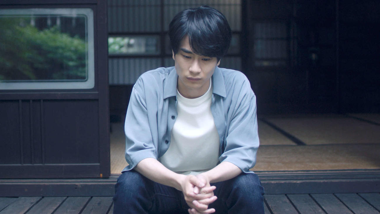 sajiのアルバム「ユーリカ」のリード曲「ゆりかご」のミュージックビデオに出演している前田旺志郎