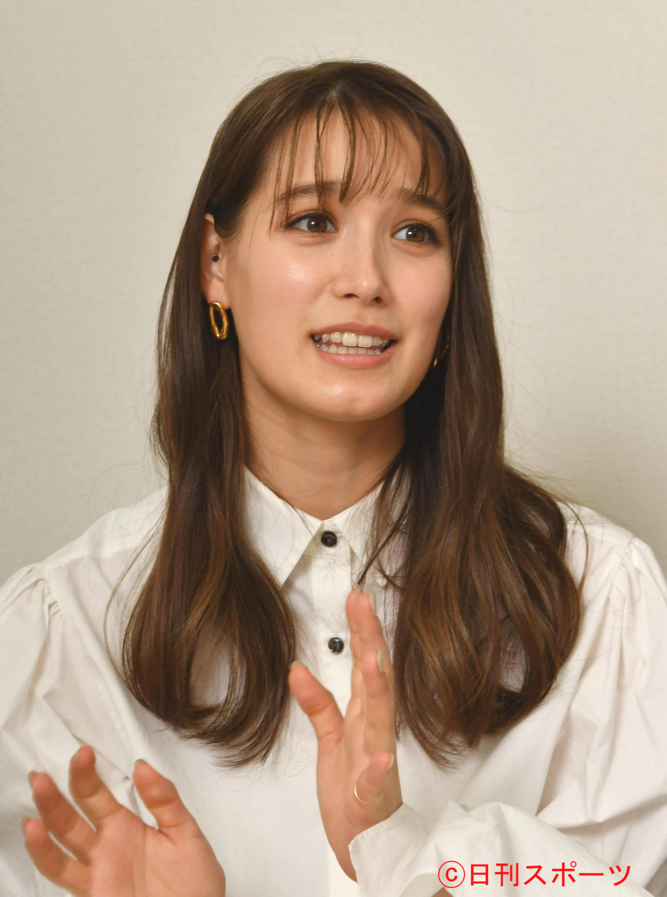 今年の重大ニュースを語るトラウデン直美（撮影・柴田隆二）