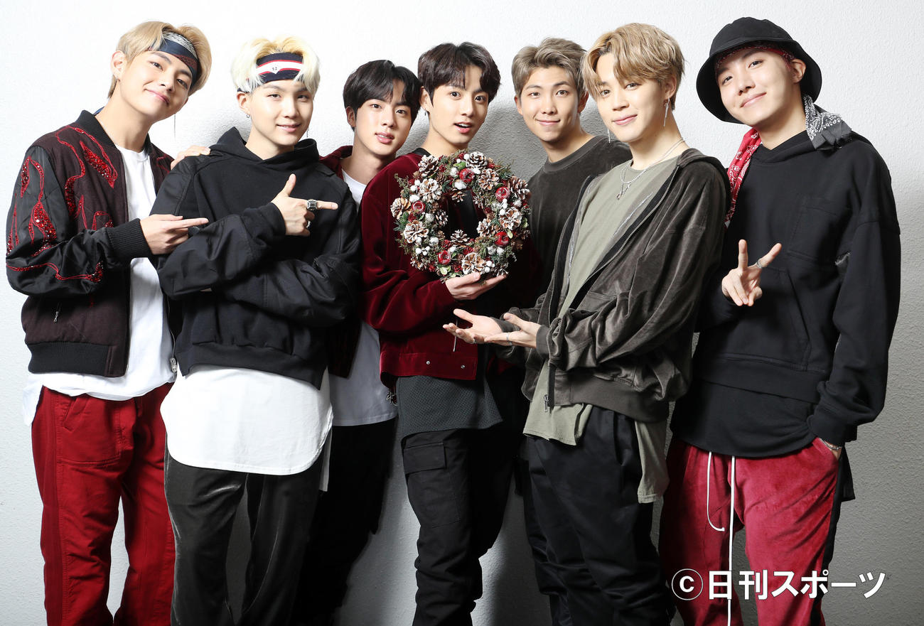 BTS（防弾少年団）。左からV、SUGA、JIN、JUNG KOOK、RM、JIMIN、J－HOPE（2017年12月撮影）