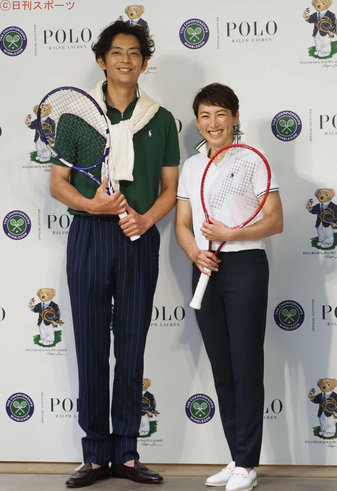 「ラルフローレン銀座　テニスコート」プレスイベントに出席した敦士（左）と杉山愛さん（撮影・遠藤尚子）