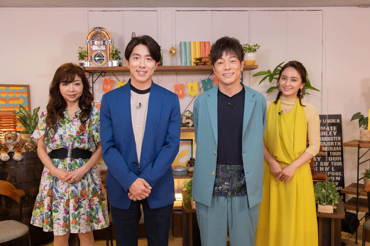 「関西の素朴なギモン徹底調査　ほんなら調べました」の収録に臨んだ出演者。左からハイヒールのモモコ、村上信五、陣内智則、岡田結実（C）MBS