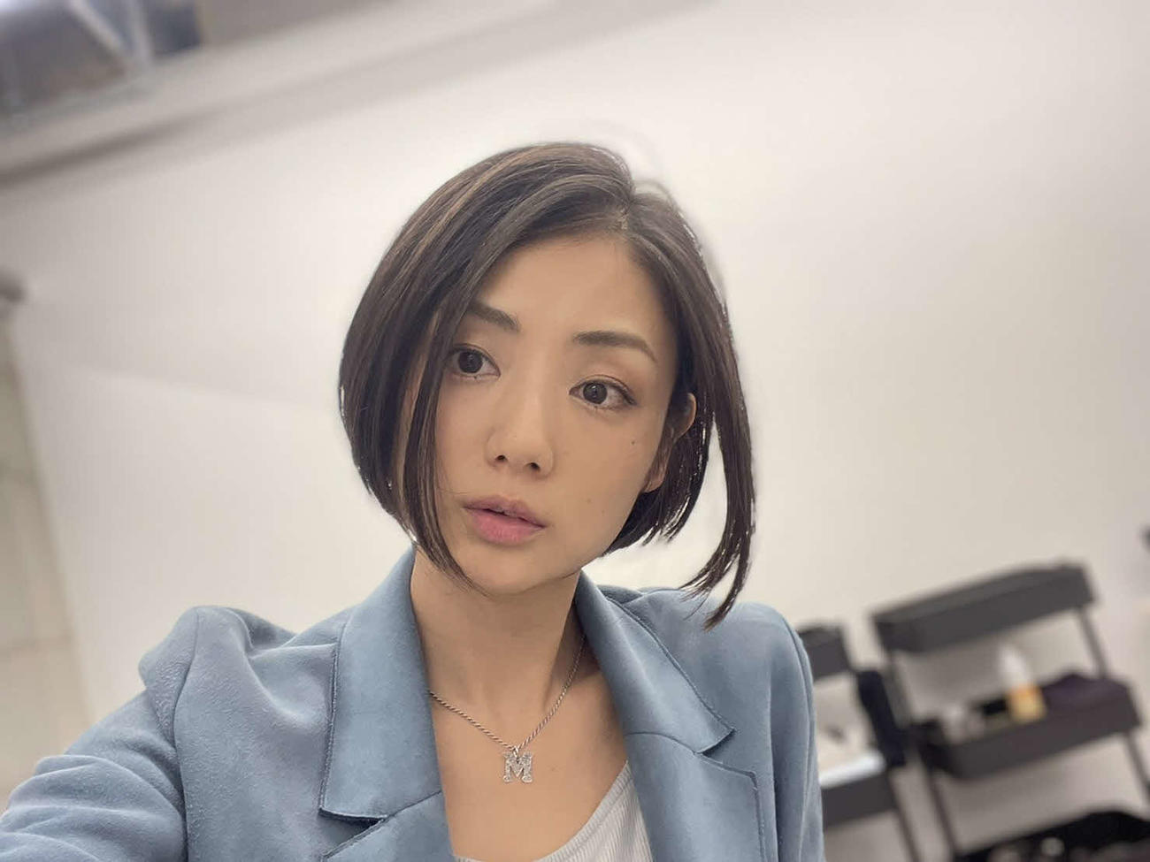 髪をばっさり切りショートヘアになった片山萌美