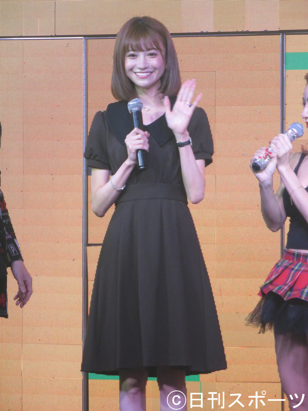 プロデュースするアイドルグループ「8月のエウテルペ」の披露会に出席した愛沢えみり