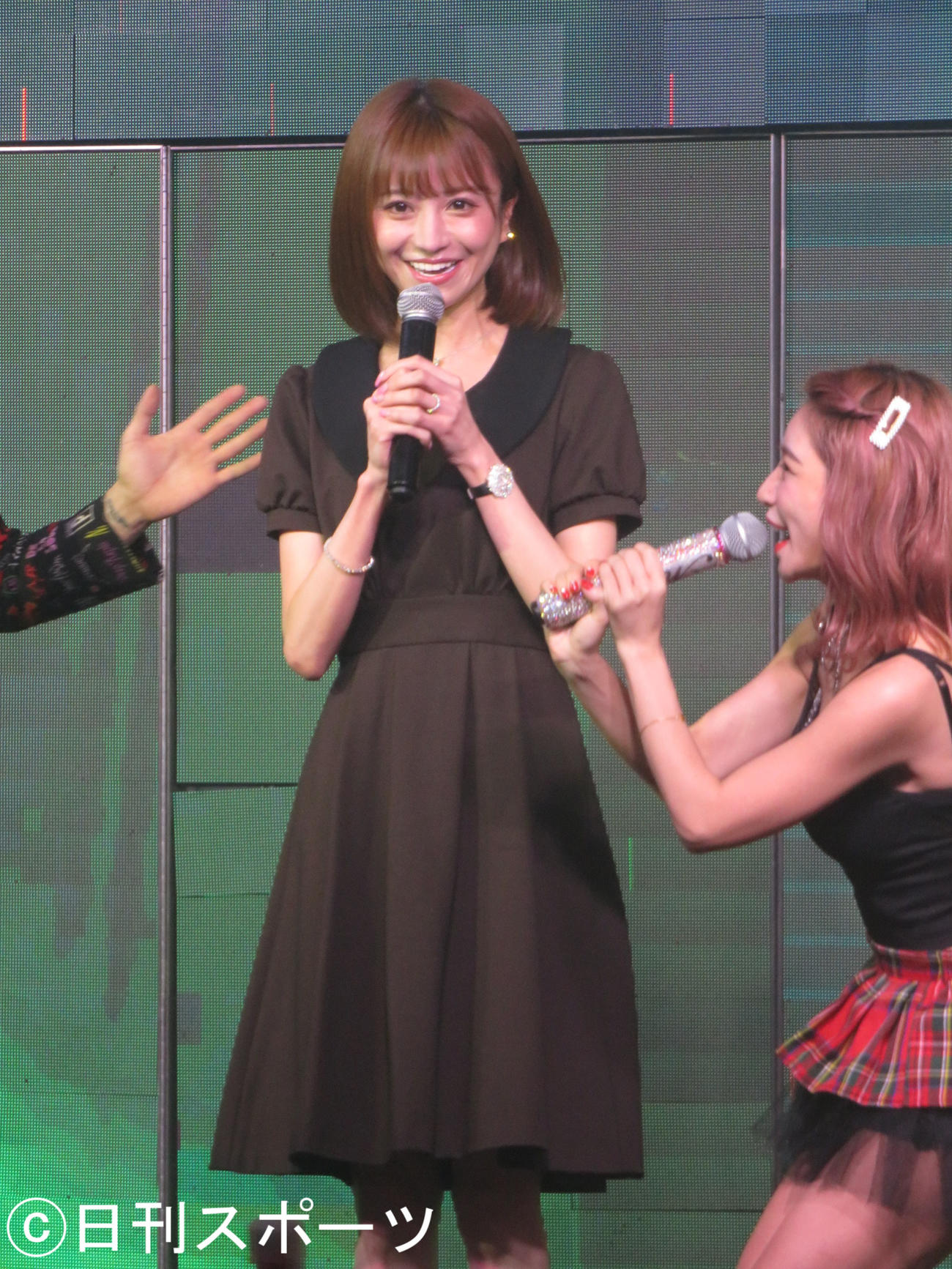 プロデュースするアイドルグループ「8月のエウテルペ」の披露会に出席した愛沢えみり