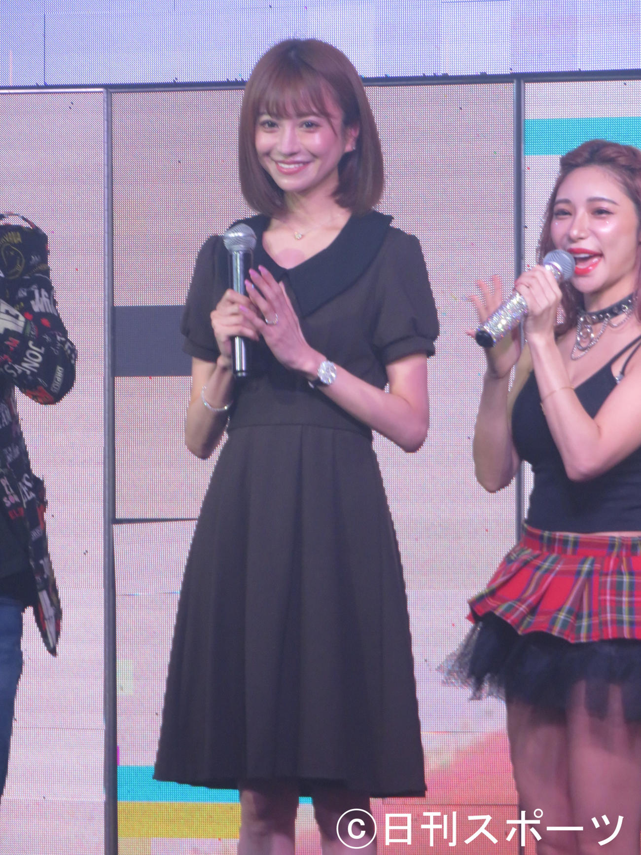プロデュースするアイドルグループ「8月のエウテルペ」の披露会に出席した愛沢えみり