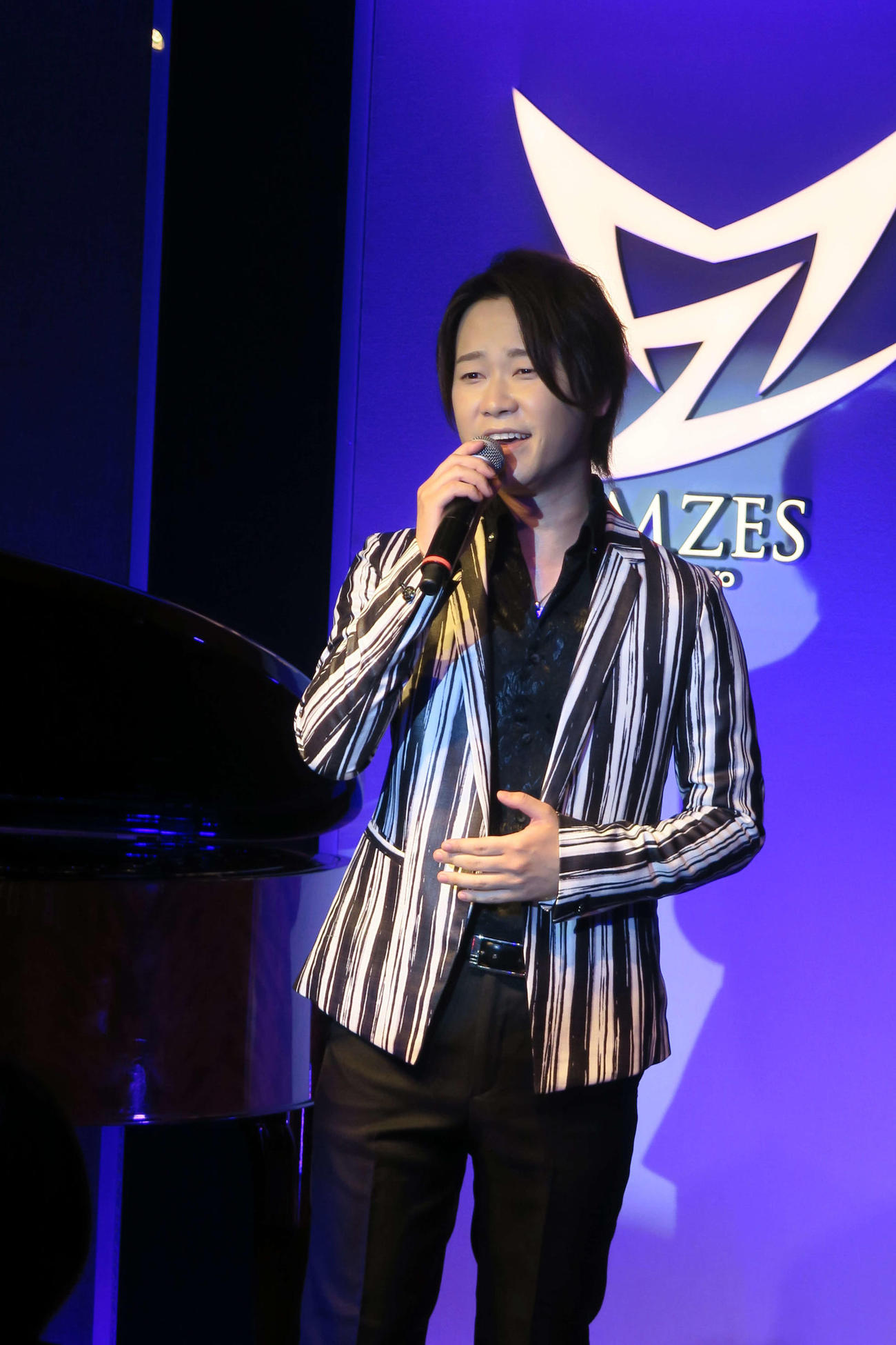 ライブで熱唱する「はやぶさ」のヤマト