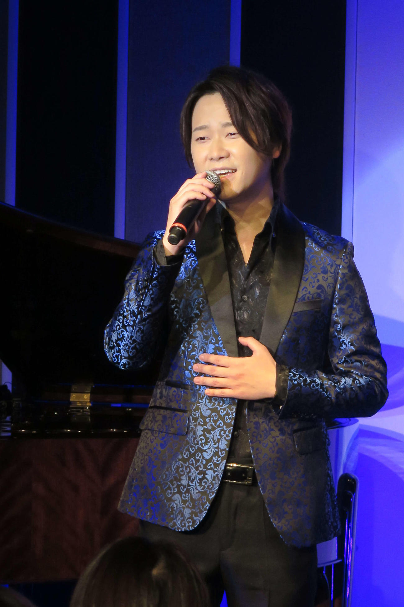ライブで熱唱する「はやぶさ」のヤマト