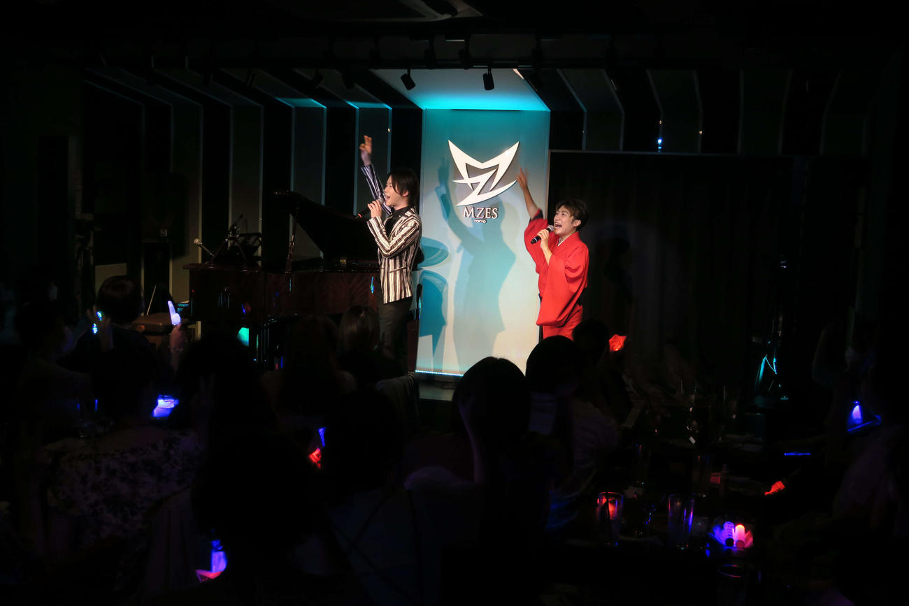 ライブを行った「はやぶさ」のヤマト（左）とヒカル