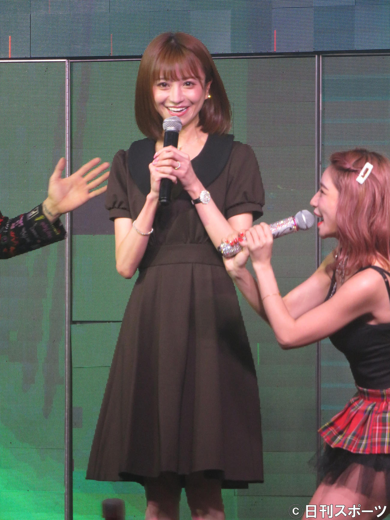 プロデュースするアイドルグループ「8月のエウテルペ」の披露会に出席した愛沢えみり