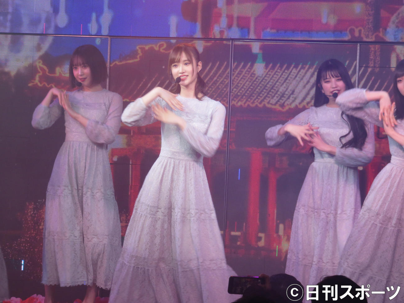 愛沢えみりがプロデュースする「8月のエウテルペ」候補生のパフォーマンス