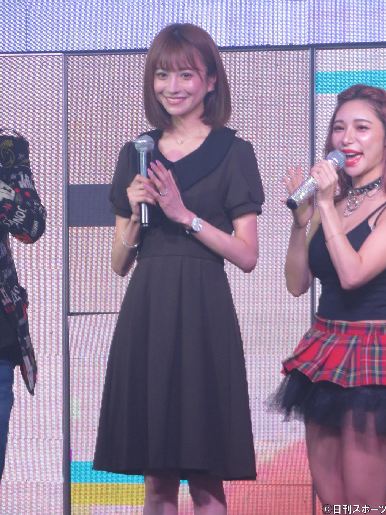 プロデュースするアイドルグループ「8月のエウテルペ」の披露会に出席した愛沢えみり