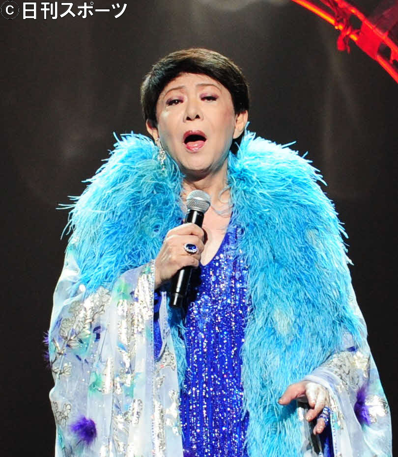 約10カ月ぶりのコンサートを行った美川憲一