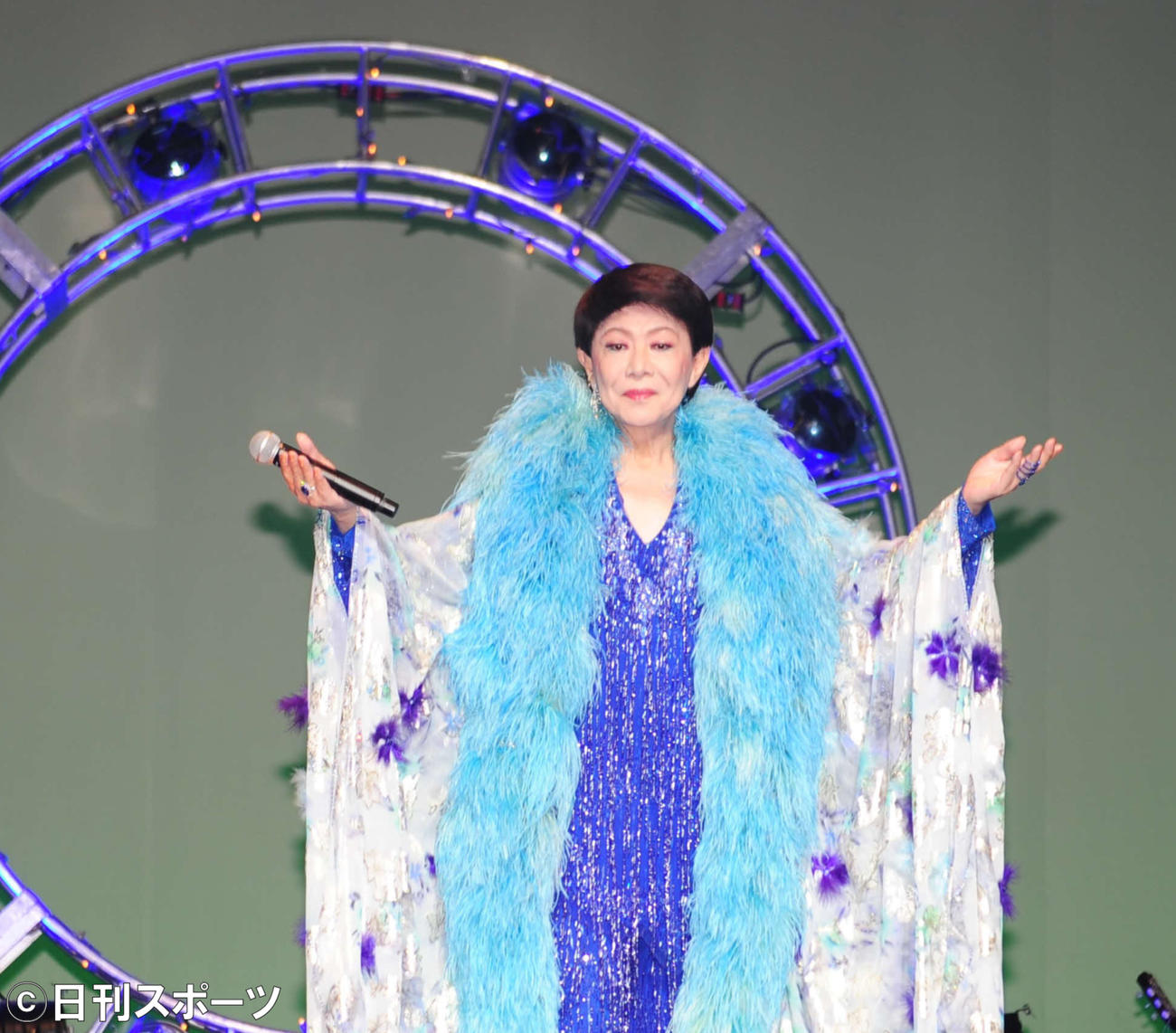 約10カ月ぶりのコンサートを行った美川憲一