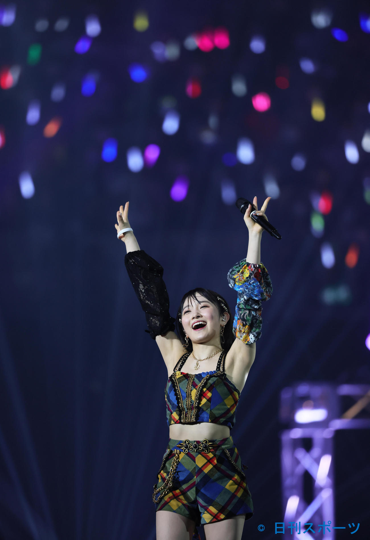元気なパフォーマンスを披露するモーニング娘。’22の森戸知沙希（撮影・足立雅史）