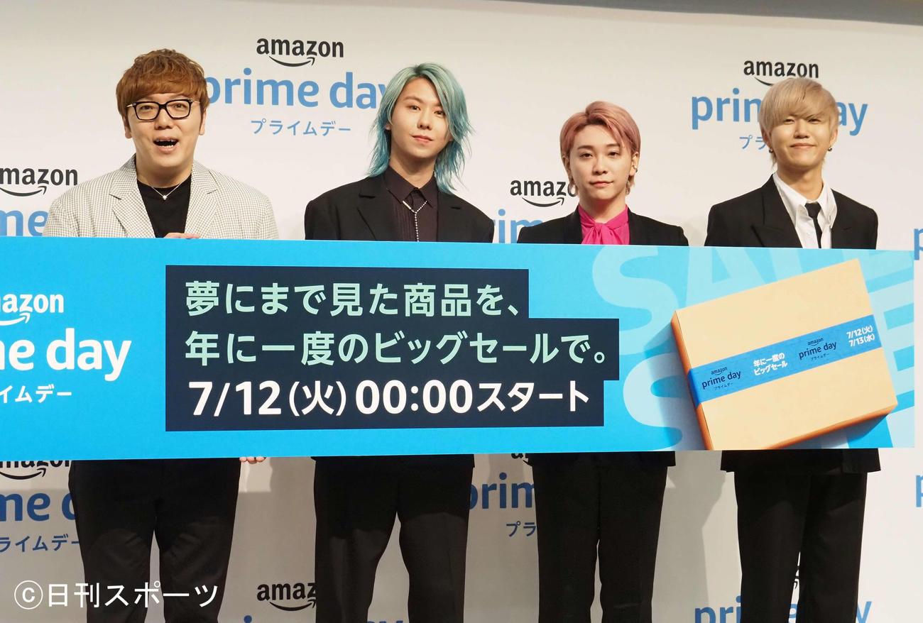 Amazon「プライムデー」記者発表会に出席した、左からHIKAKIN、Mrs．GREEN APPLEの藤澤涼架、大森元貴、若井滉斗（撮影・遠藤尚子）
