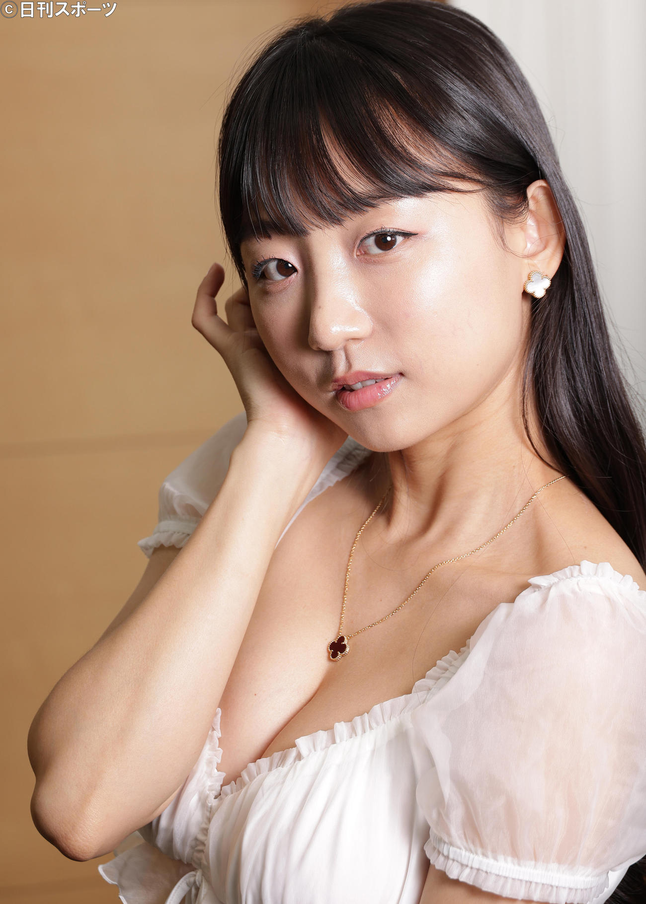 セクシーなボディーラインとあどけない表情のアンバランスがとても魅力的なピョ・ウンジ（撮影・中島郁夫）