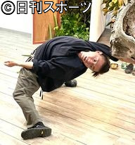 コンテンポラリーダンスを披露する生島翔