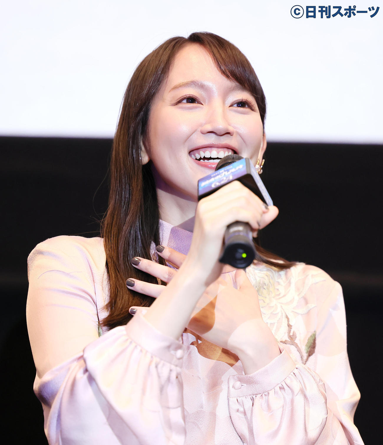 映画について話す吉岡里帆（撮影・足立雅史）