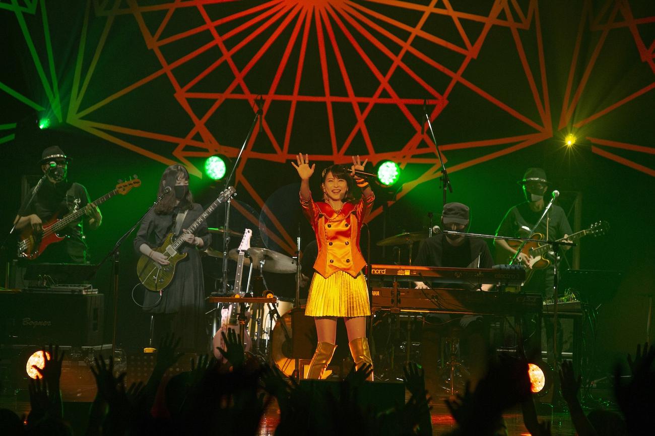 全国ツアー「森高千里『この街』TOUR 2020－22」の千秋楽公演を行った森高千里